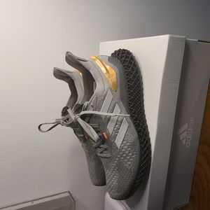 Adidas 4D sneakers,  gray  , in 7 women or 6 man.